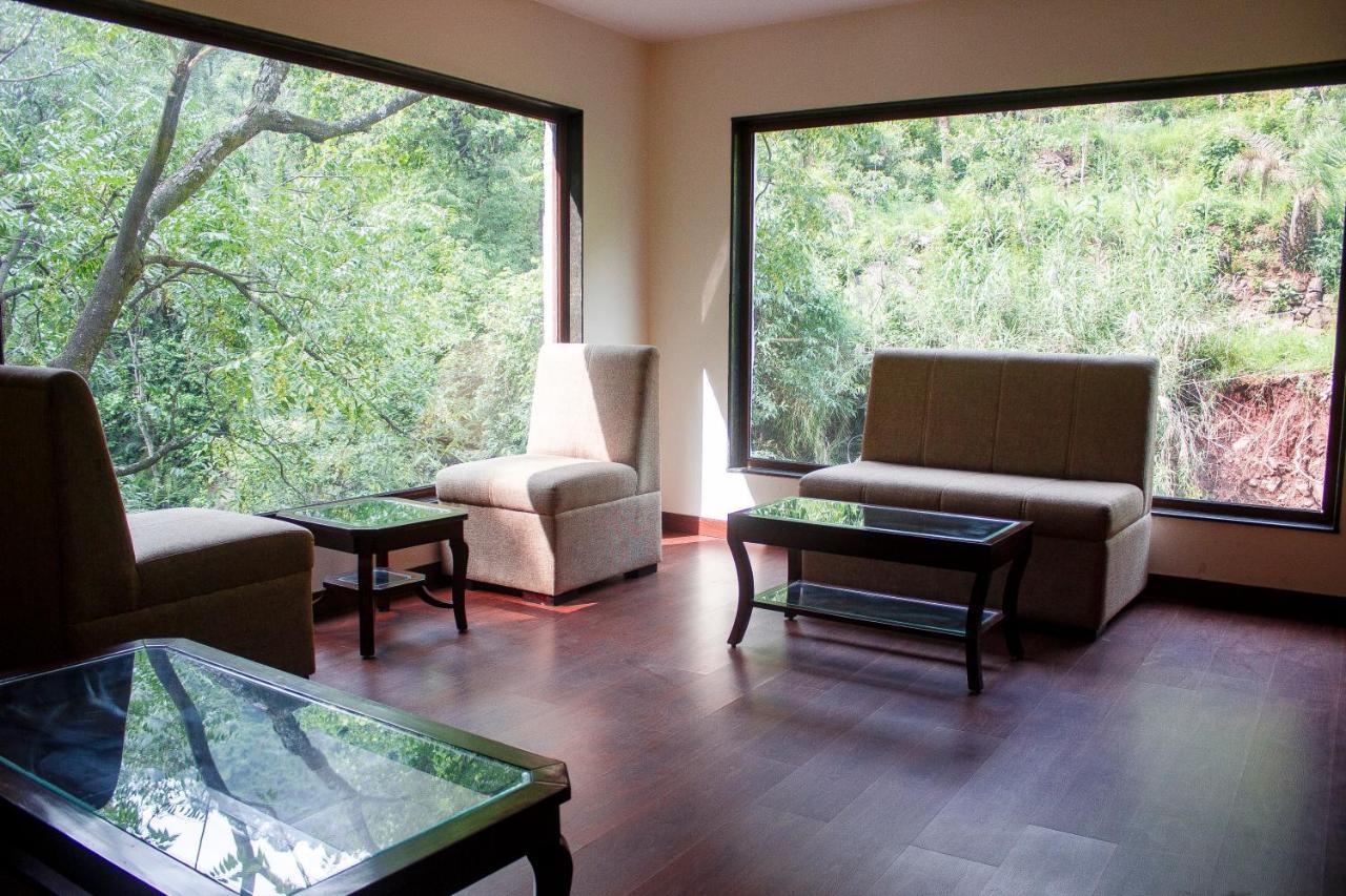 Savoy Greens Jabli Касаули Экстерьер фото